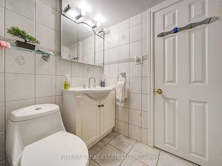 723 Euclid Ave #BASEMENT — Photo 23