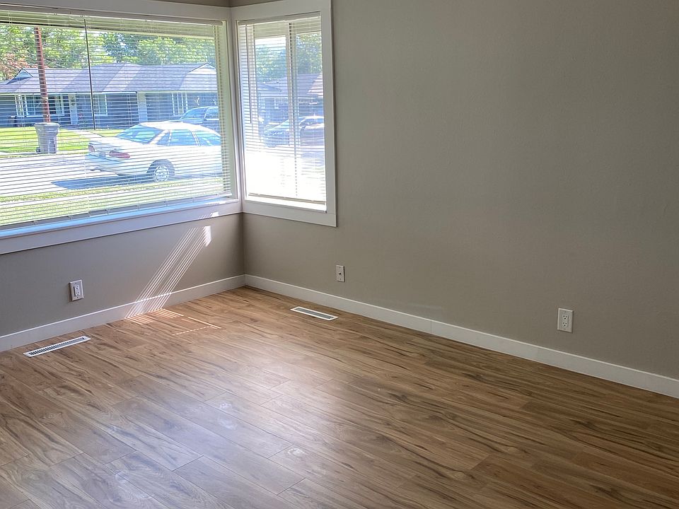 Living Room/large window