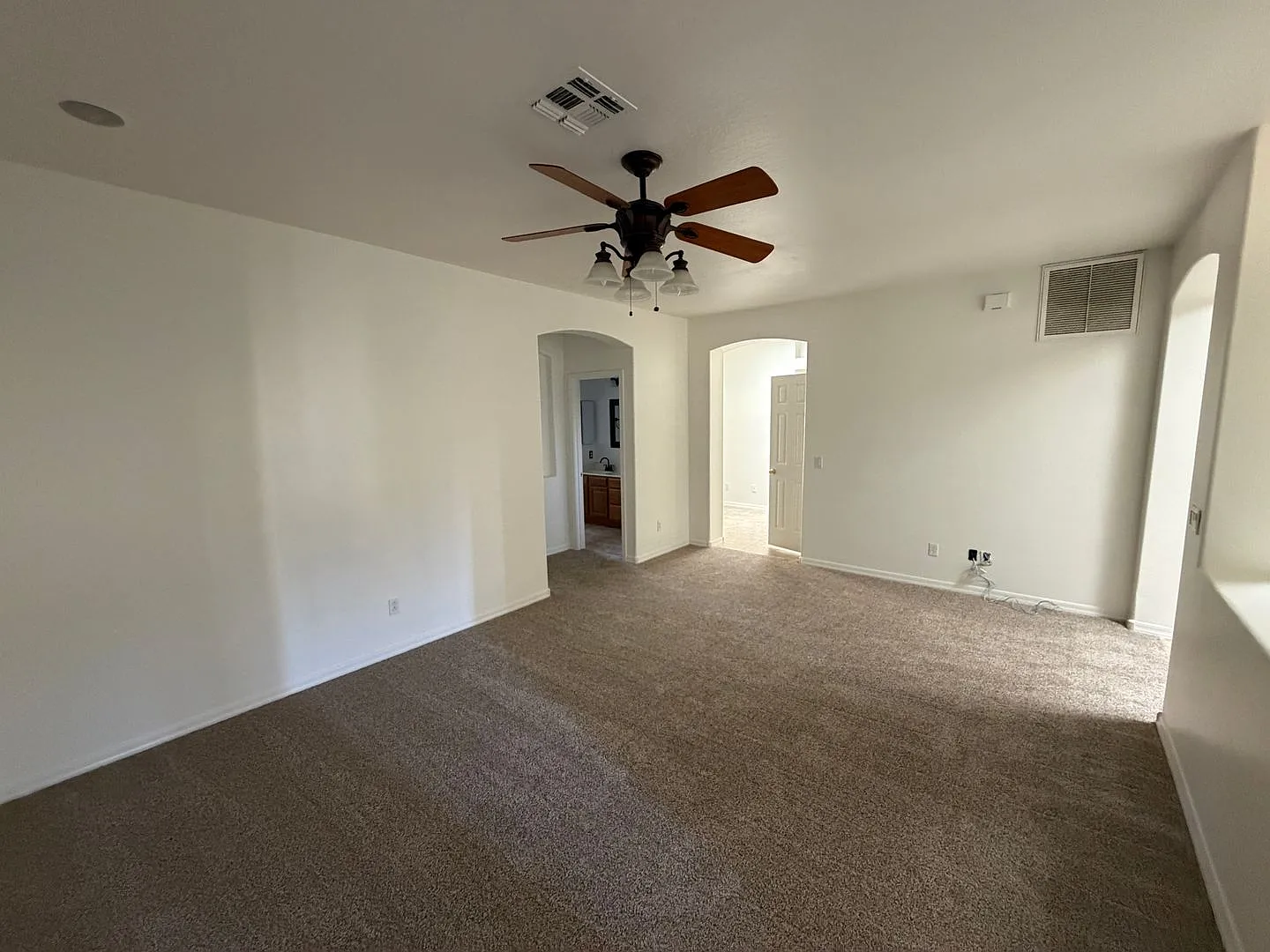 Spacious & Updated 2 Bed/2 Bath Condo with Attached 2 Car Garage in Mesa — Photo 4