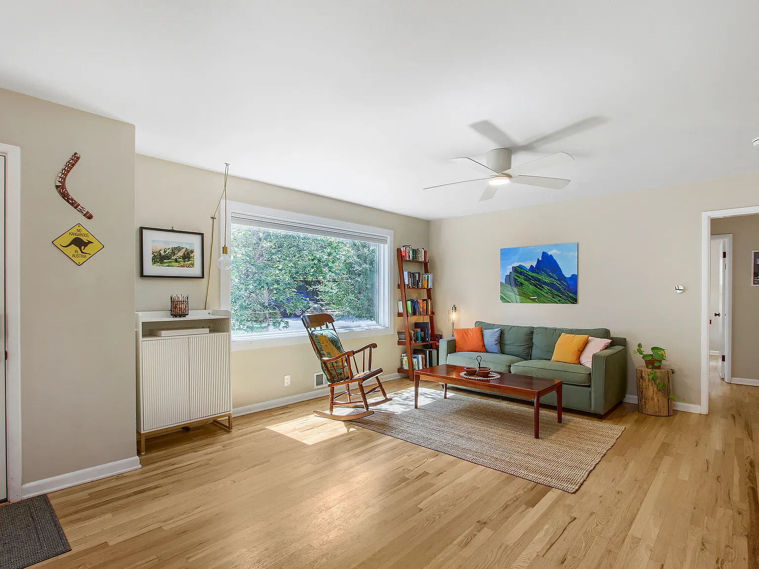 3 bed, 990 sqft, $3,400 — Photo 3