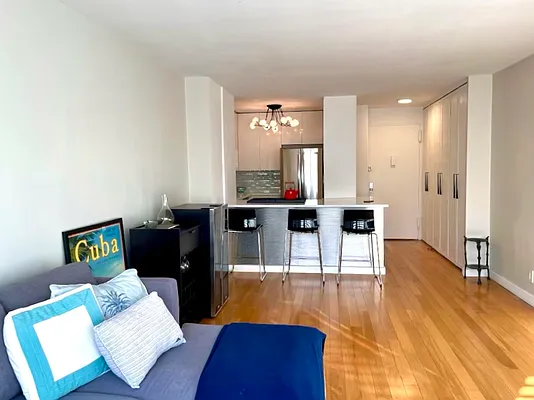 Rented by Daniel Gale Sotheby's International Realty | media 15