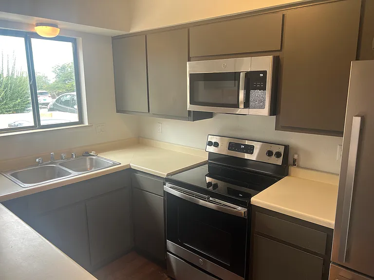 Just Renovated 2 Bed / 2 Bath Tucked Back in a Queit Foothills 4-Plex — Photo 31