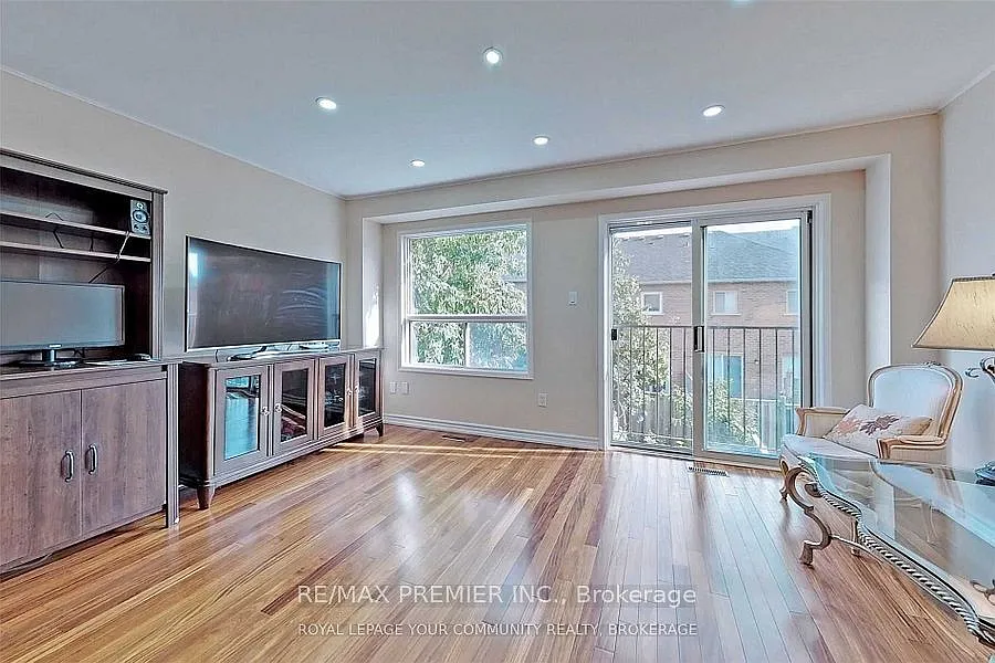3 bed, $3,500 — Photo 4