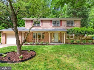 4752 Tapestry Dr, Fairfax, VA 22032
