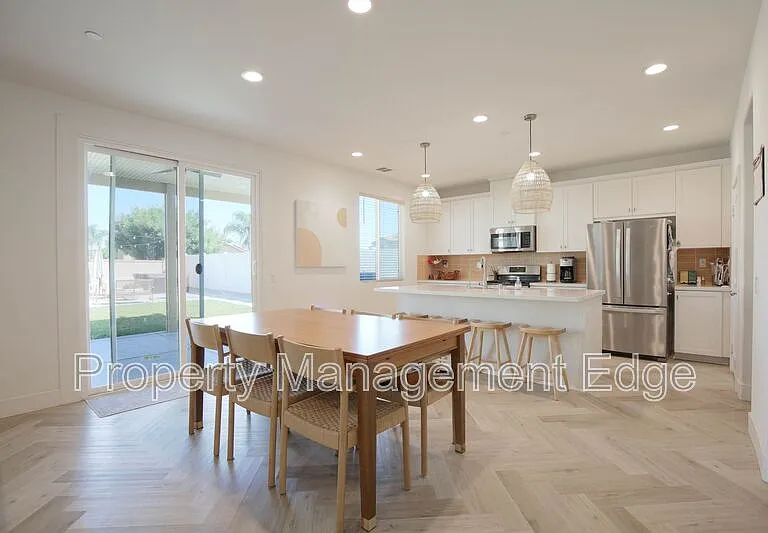 30463 Ridgely Way — Photo 5