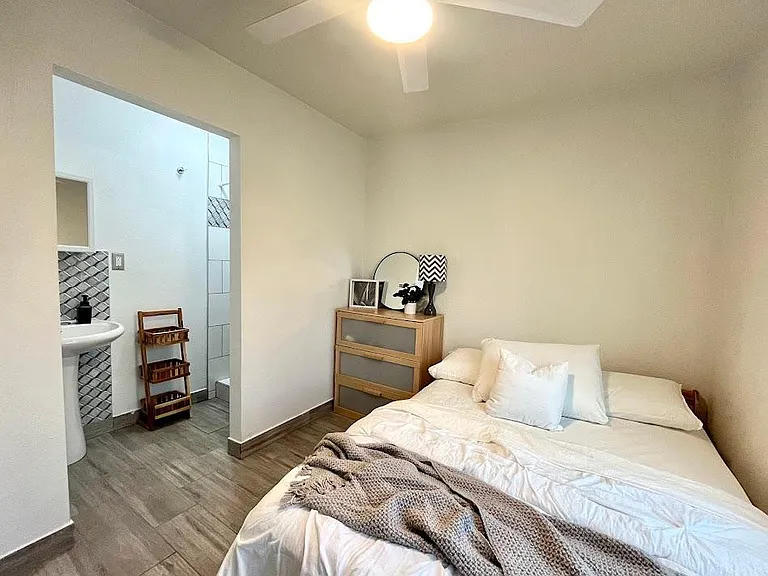 1632 E Harvard St — Photo 3