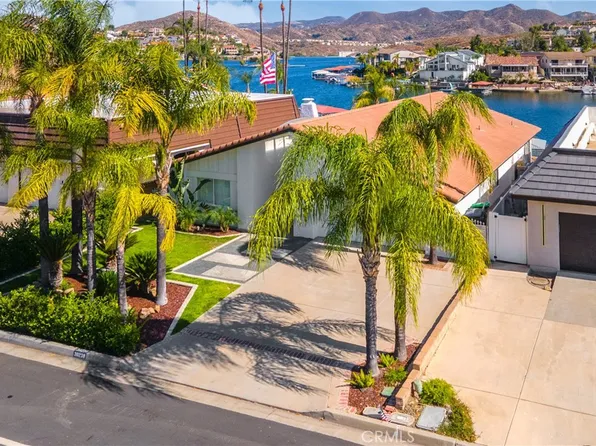 30238 Longhorn Dr, Canyon Lake, CA 92587