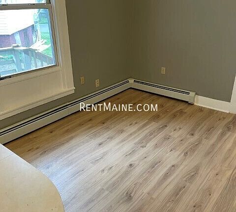 4th image of 378 Hammond St APT 3