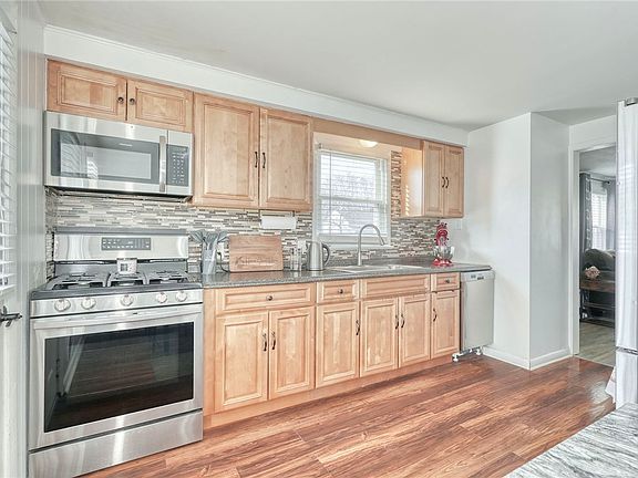 4th image of 232 Fielding Rd