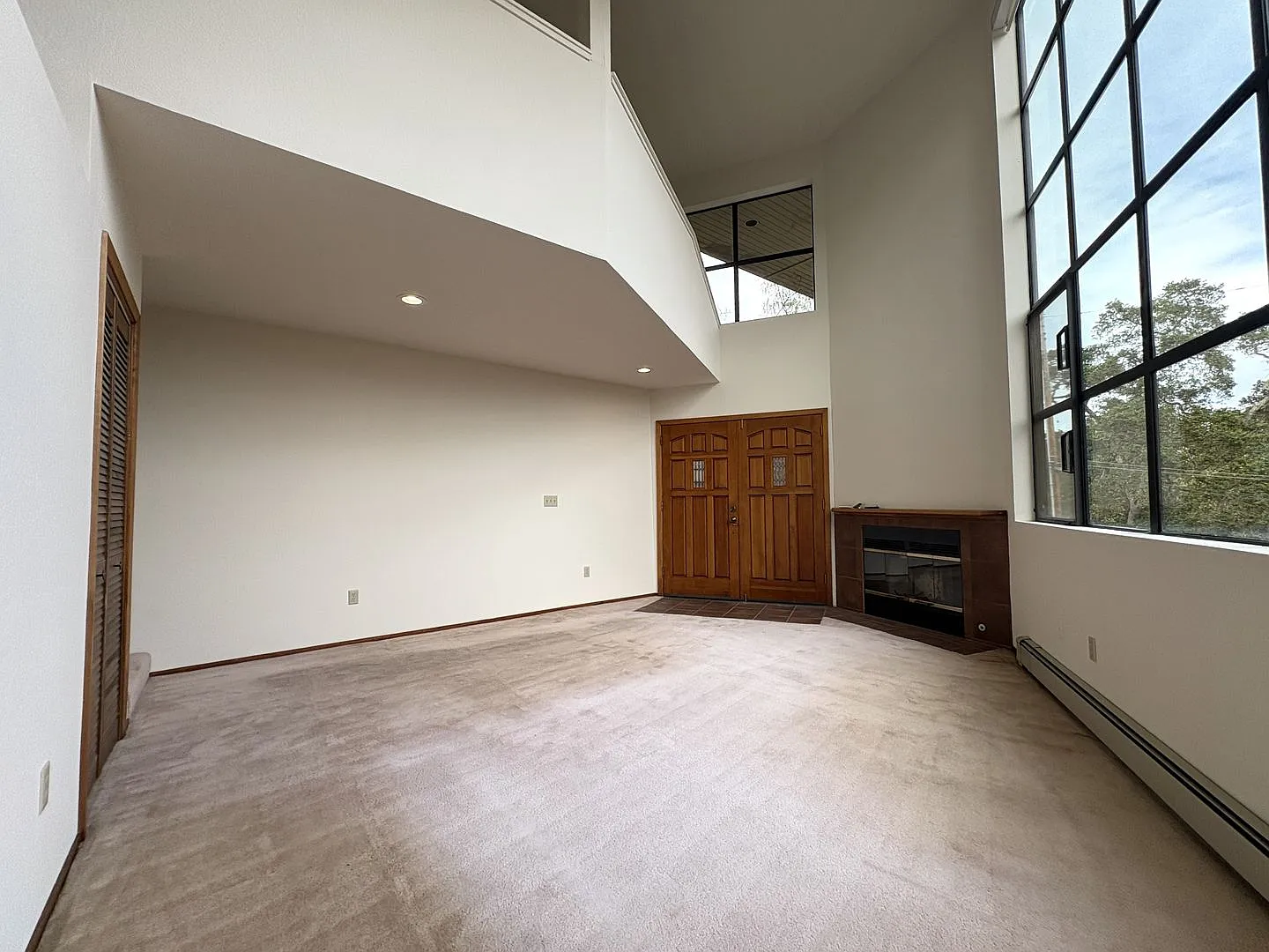 Beautiful Emerald Hills Home with Expansive Views and Serene Hillside Setting — Photo 3