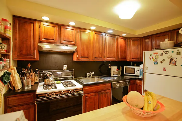 Sold by Garfield Realty  | media 29