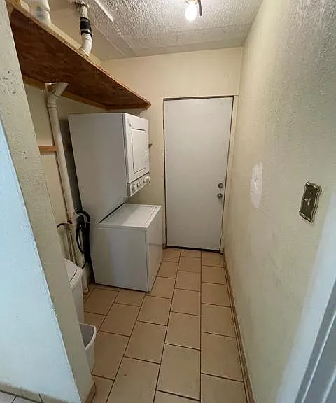 1921 Perez St #B — Photo 5
