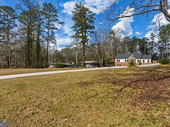 5th image of 2515 Hogan Rd