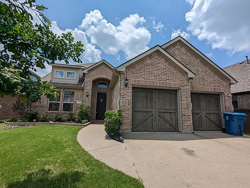 591 Deverson Dr Photo 1