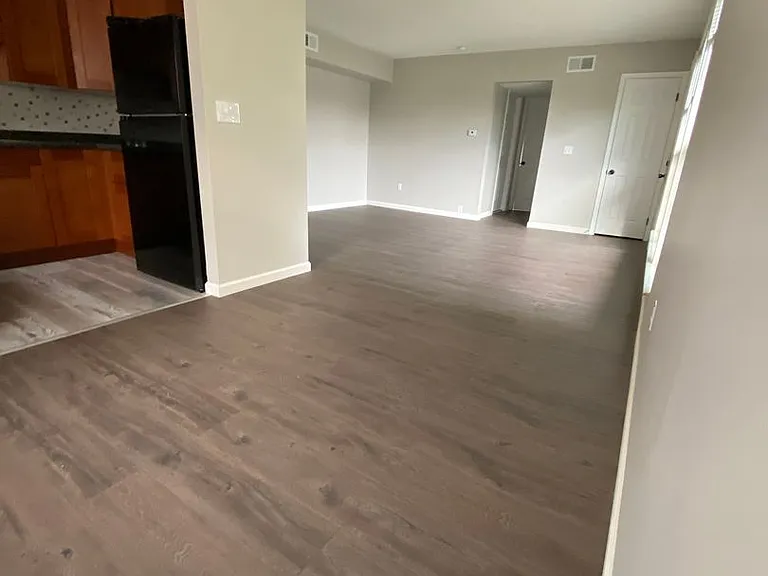 170 Westmount Dr — Photo 6