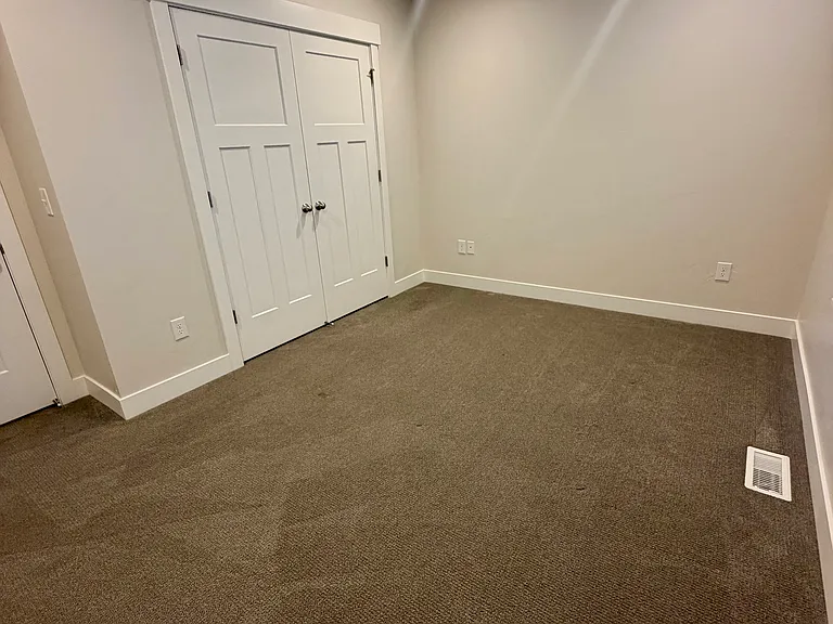 603 E Mill Farm Ct — Photo 12