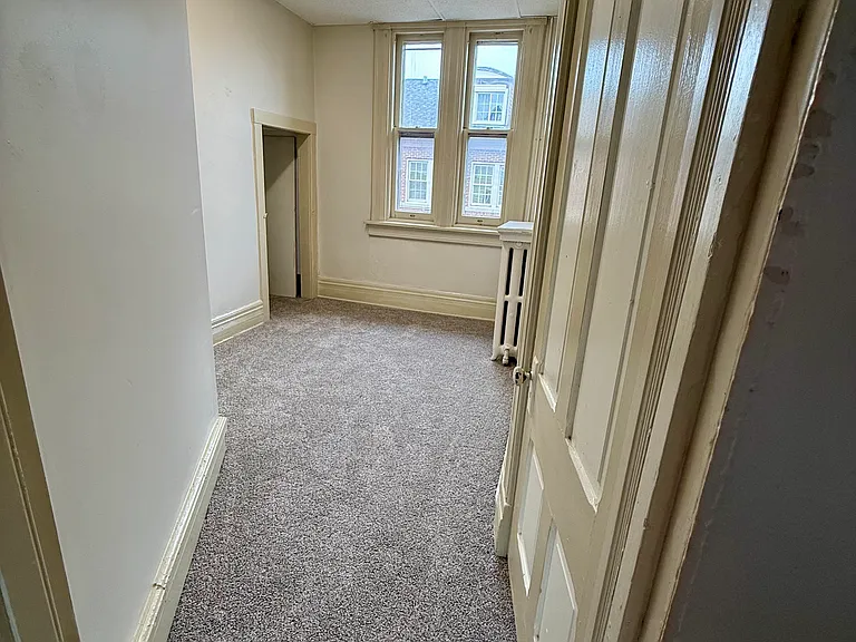 625 Niagara St #3 — Photo 8