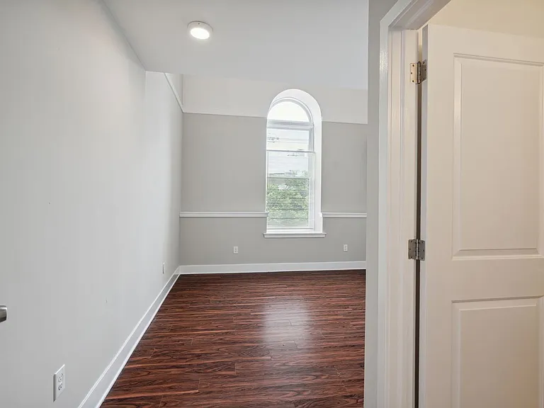 2001 Spring Garden St #305 — Photo 10