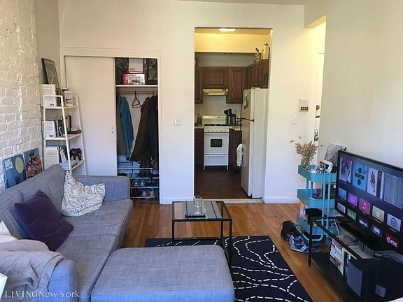 3rd image of 141 W 80th St #6R