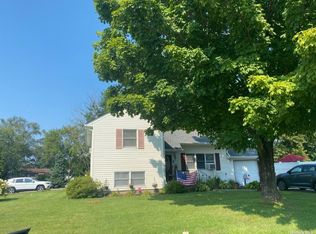 3 Picket Ln, Centereach, NY 11720