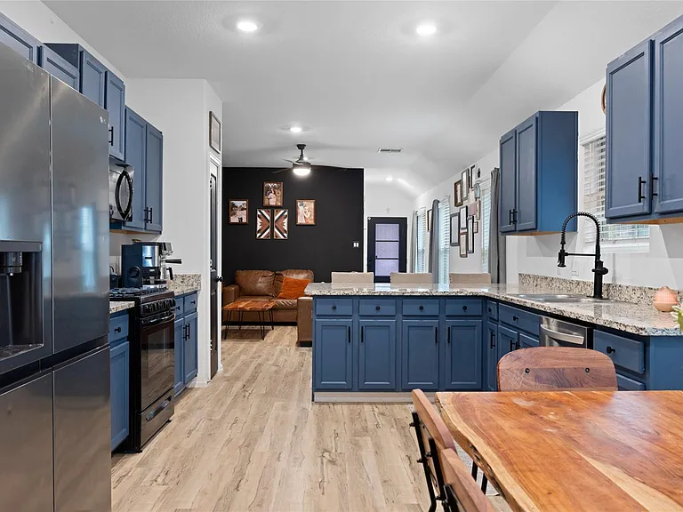 10417 Pineland Dr — Photo 19