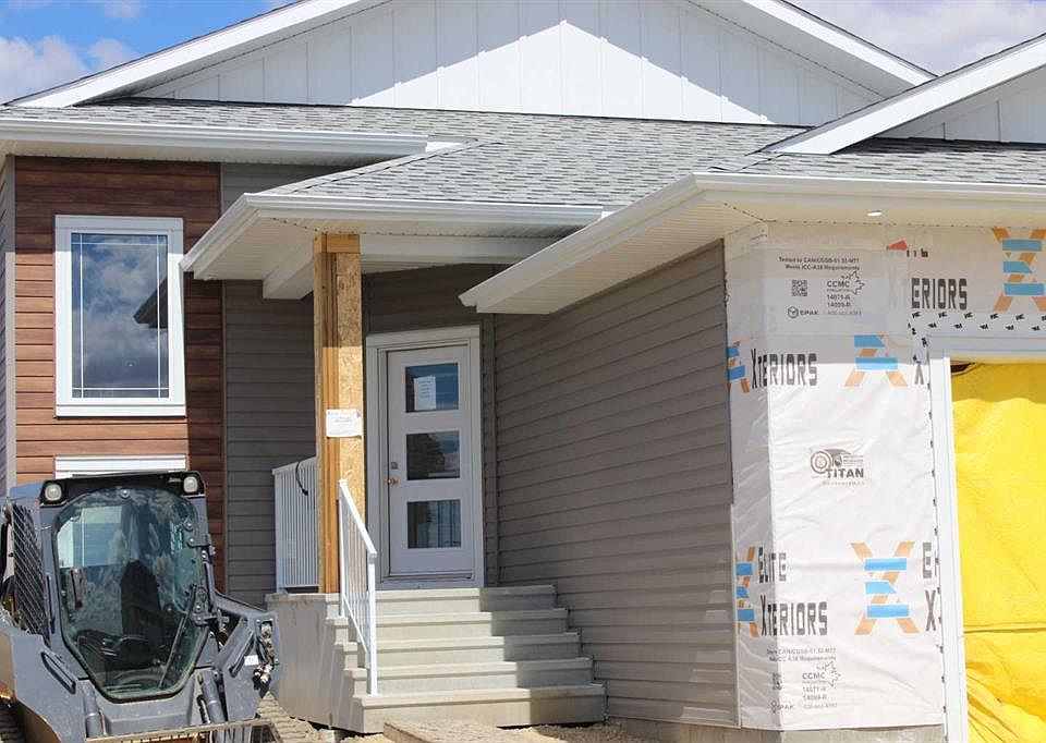 1st image of 52 S Everson Close Red