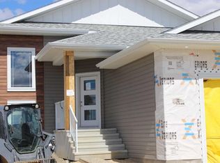 52 S Everson Close Red, Deer, AB T4P 3H8