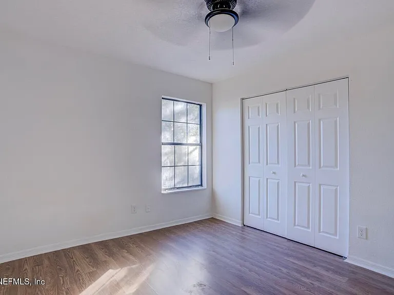 726 Plainfield Ave — Photo 9
