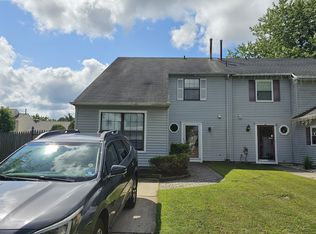 58 Hampton Gate Dr, Sicklerville, NJ 08081