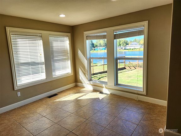 5th image of 24103 Elm Place