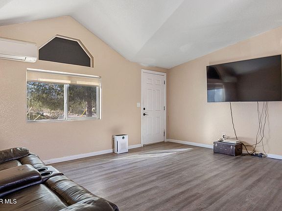 5th image of 16784 Serrano St