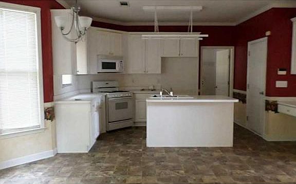 3rd image of 340 High Hardin Way