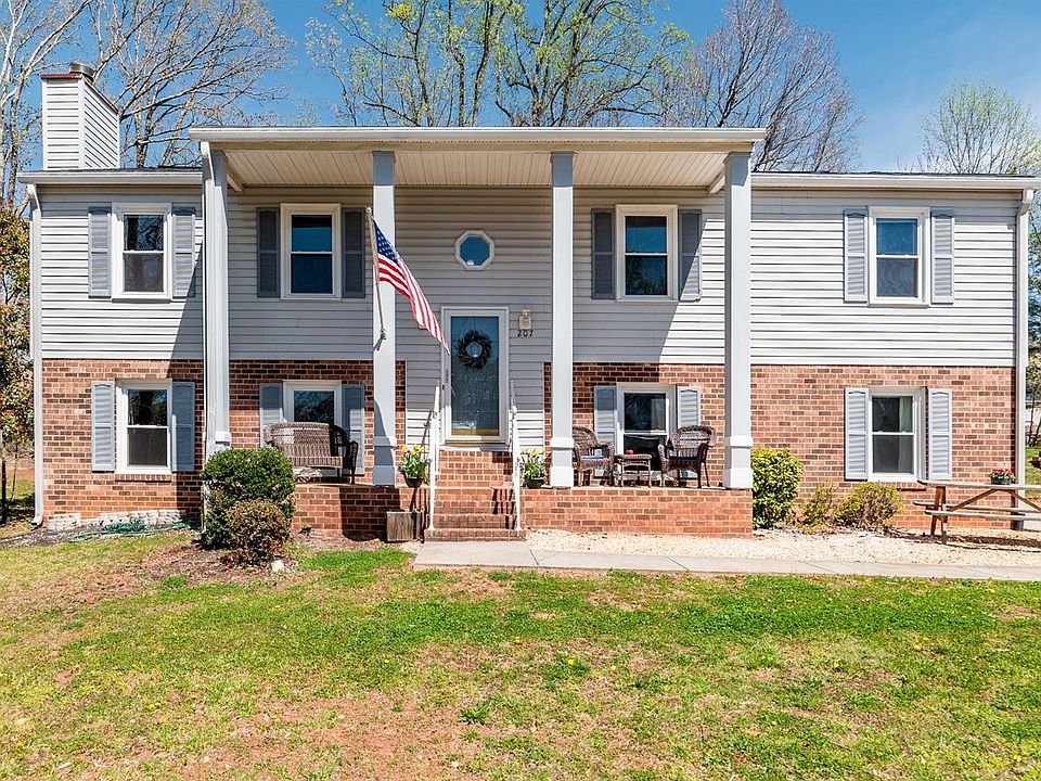 1st image of 207 Whistlewood Ct
