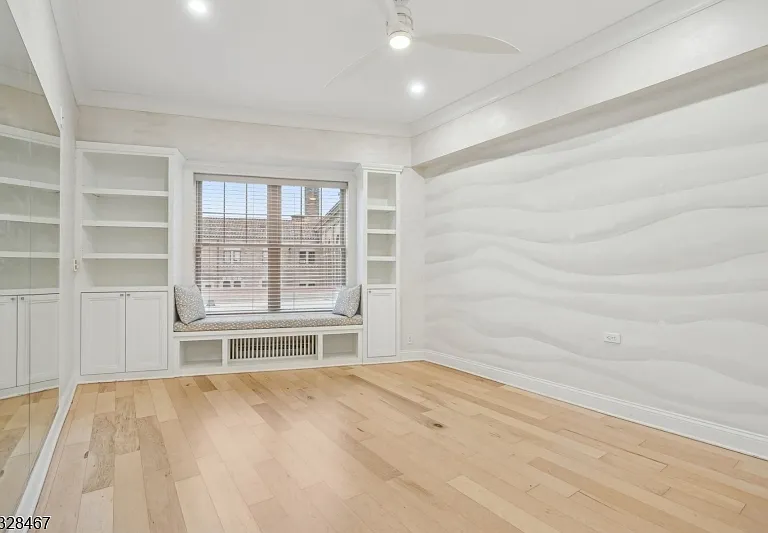 48 S Park St #215 — Photo 21