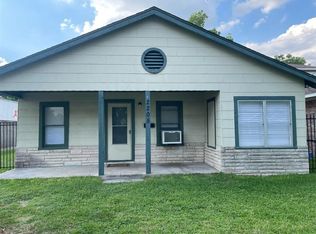 2205 Caplin St, Houston, TX 77026