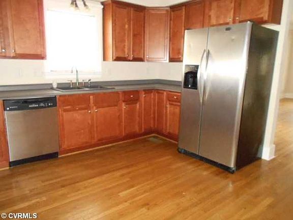 5th image of 905 W Clay St
