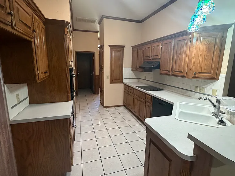 1612 N Locust Ter — Photo 14