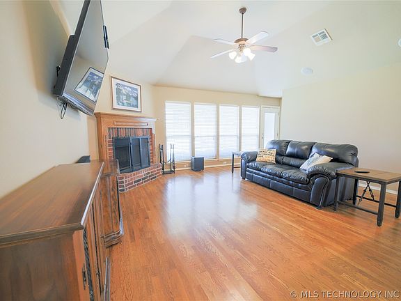 5th image of 4617 S 200th East Ave