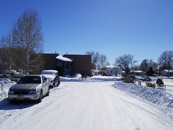 5th image of 332 Phyllis Cir E