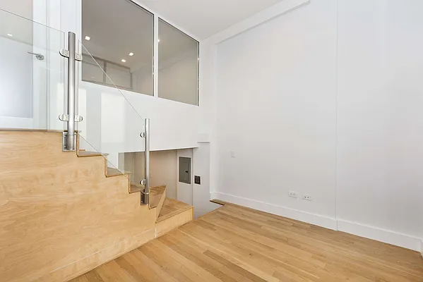 Rented by Bold New York | media 9