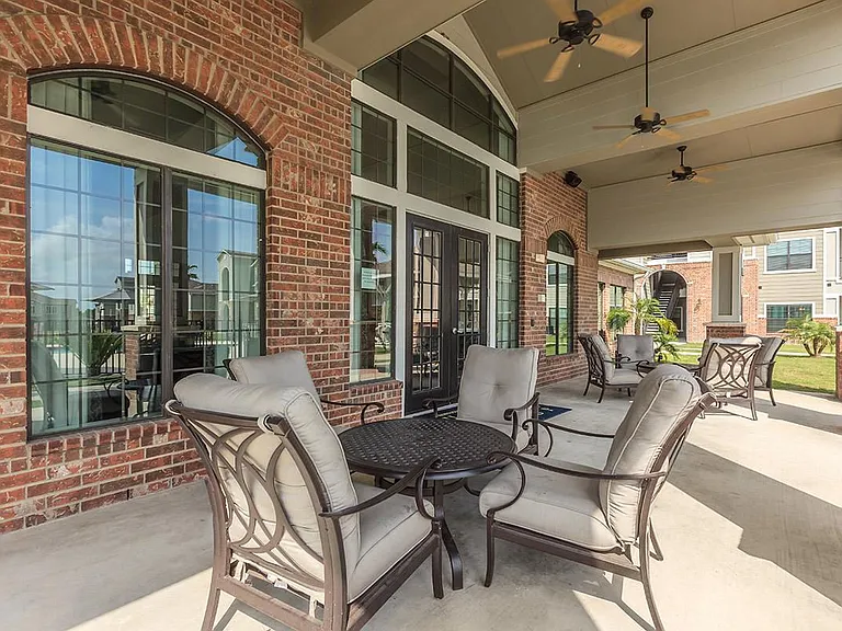 The Colony Luxury Apartments — Photo 13