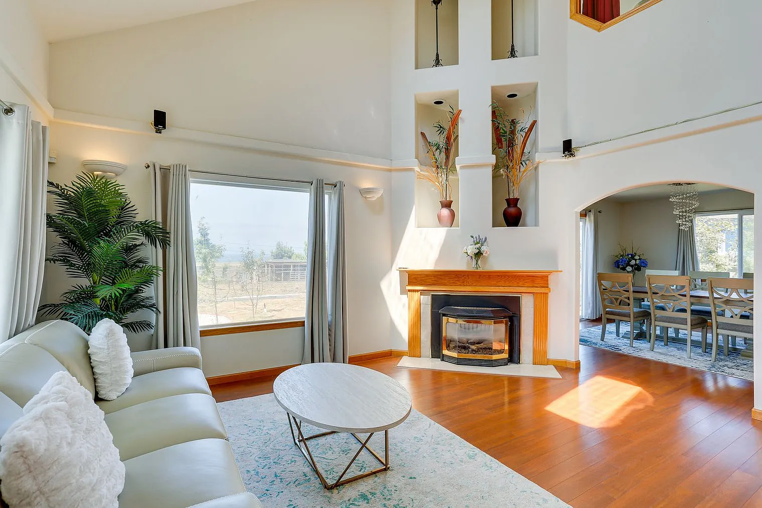 3 bed, 2.0 bath, 2335 sqft, $6,072 — Photo 1