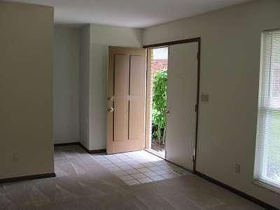 5th image of 611 Village Ct