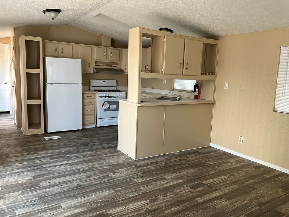 2nd image of 3168 N Romero Rd #D02