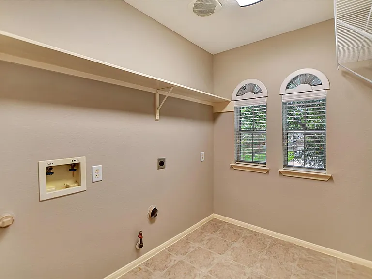 5410 Spring Oak Dr — Photo 40