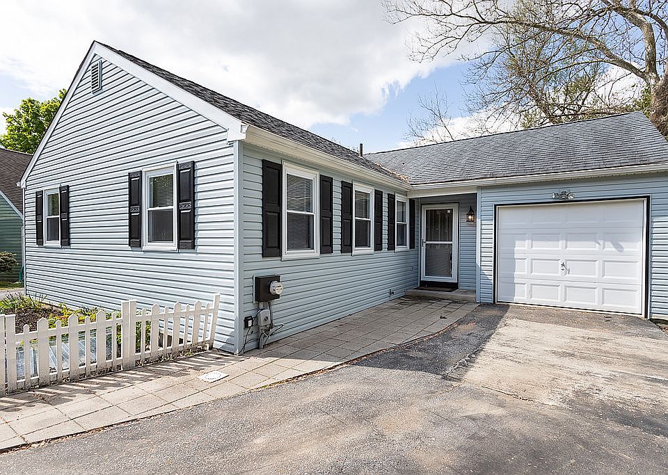 1st image of 1222 Vermont Ln