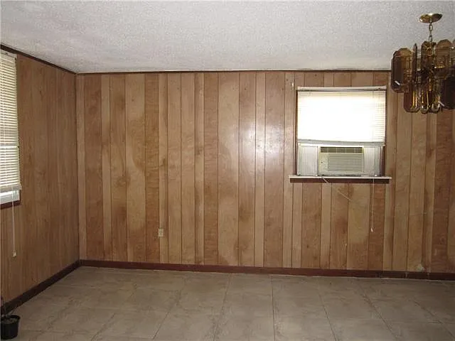 3 bed, 1.0 bath, 1400 sqft, $1,400 — Photo 4