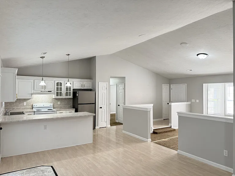 Tulip Ct — Photo 5