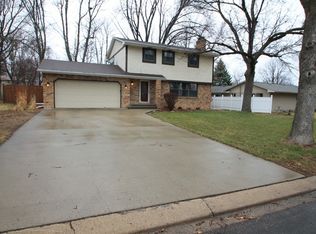 8808 47 1/2 Ave N, New Hope, MN 55428