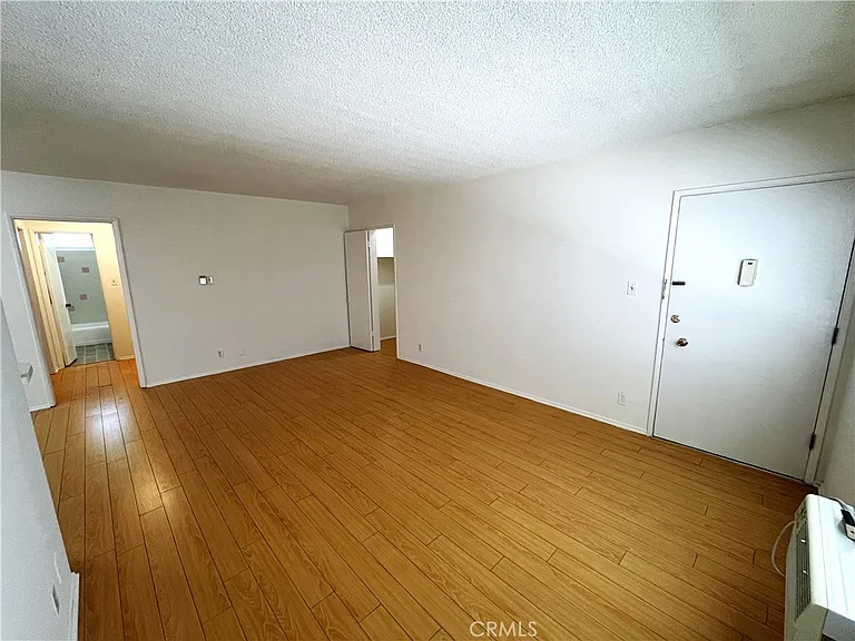 1933 Pelham Ave #3 — Photo 7
